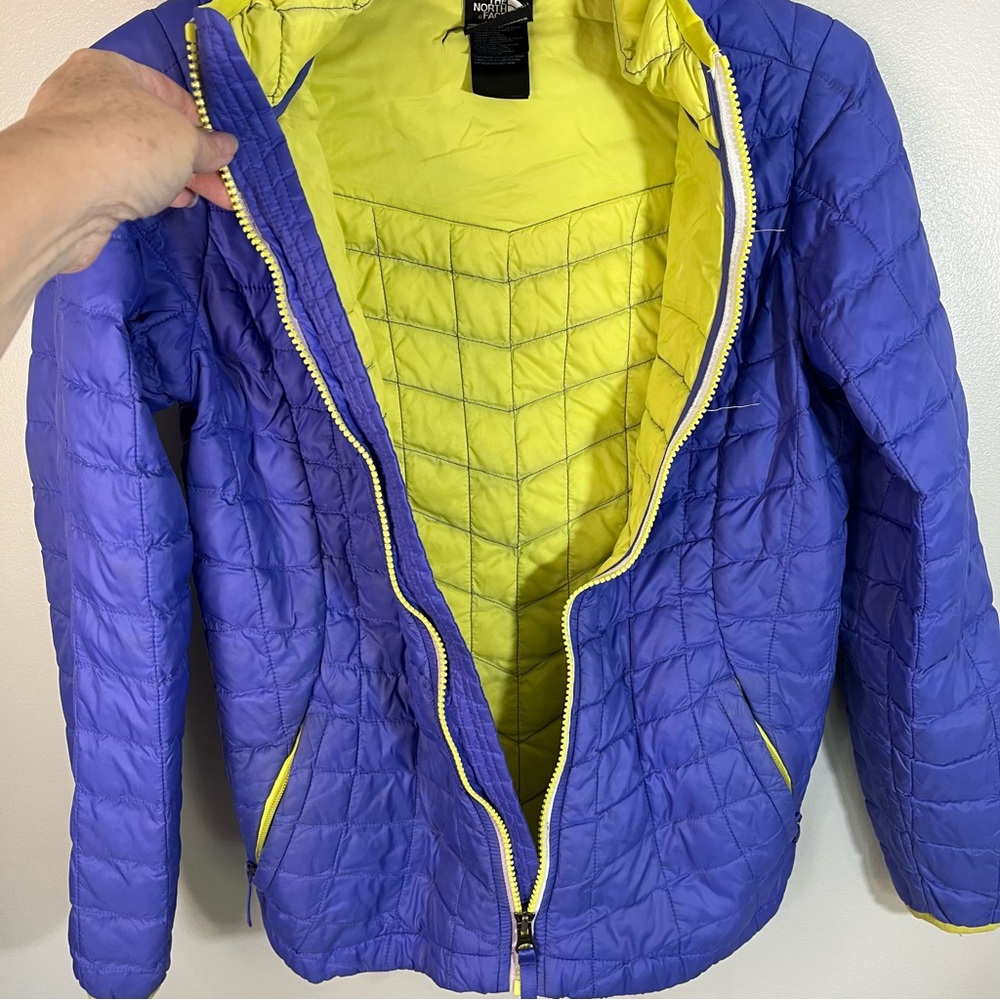 The North Face Girl’s Purple and Yellow Quilted Winter Jacket Coat Size M(10-12) - Picture 7 of 10